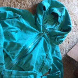 Lululemon size 6 jacket
